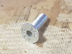7900373