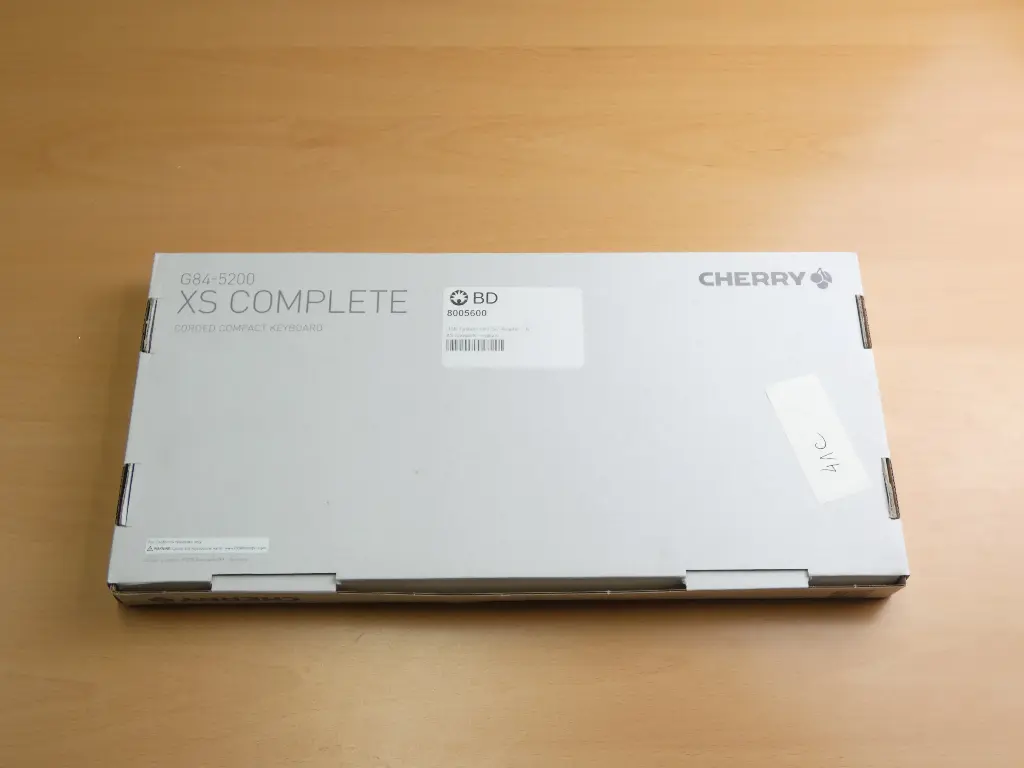 8005600