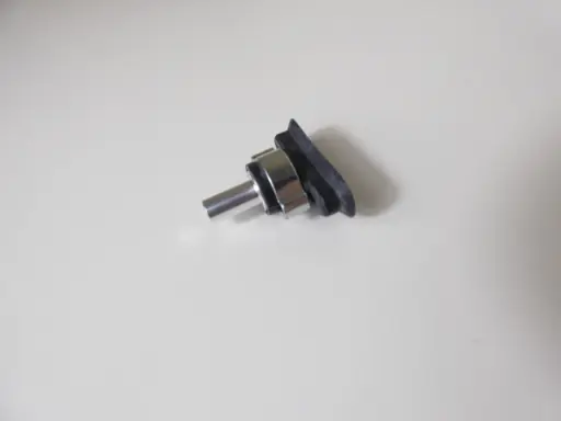 1050633