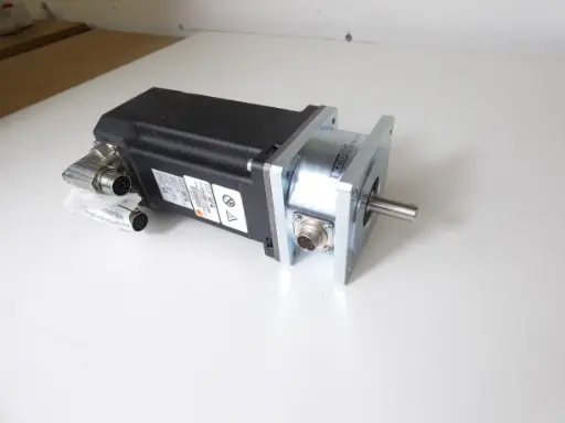 3041576