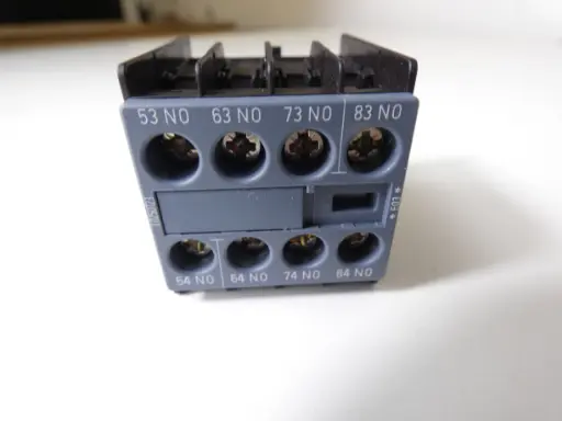 3066152