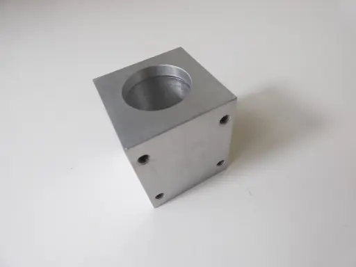 7900025