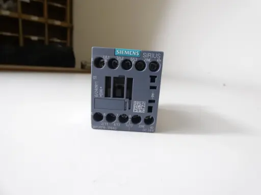 3066593